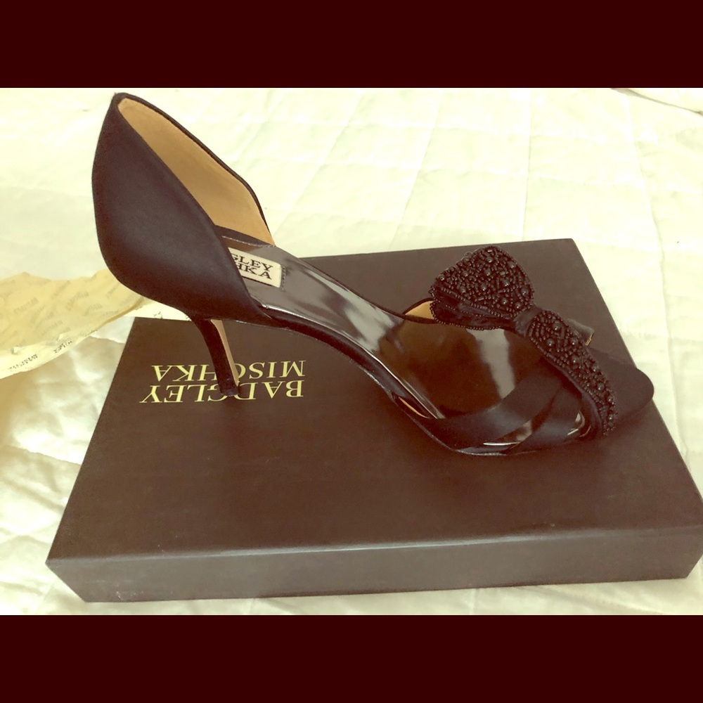 Badgley Mischka pumps size 10